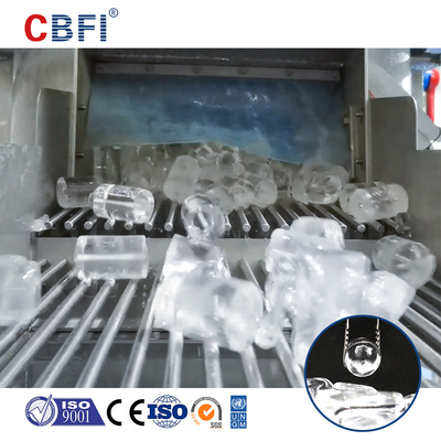 Máy làm băng ống thông suốt Solid Flat Cut Ends Tây Ban Nha 30 tấn / ngày Cho đồ uống Rượu vang nước trái cây